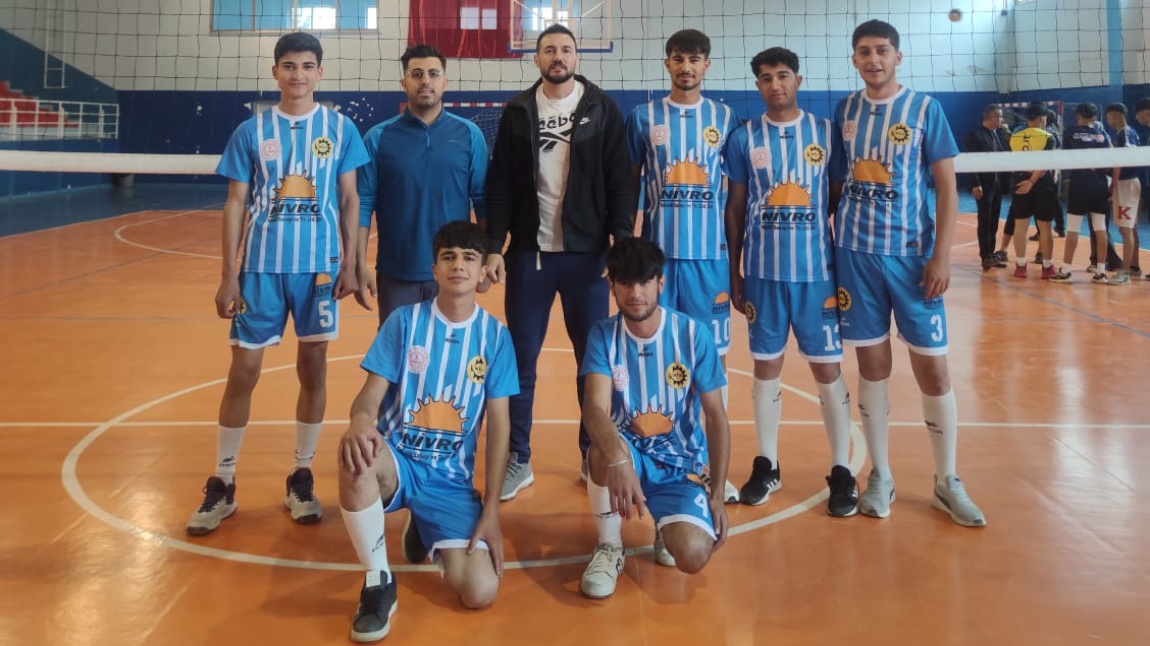 OKULLAR ARASI BAHAR VOLEYBOL TURNUVASINDA GENÇ ERKEKLER KATAGORİSİNDE 1. GENÇ KIZLAR KATAGORİSİNDE 3. OLDUK